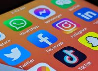 whatsapp怎么中英文互译,whatsapp输入英文转换成中文